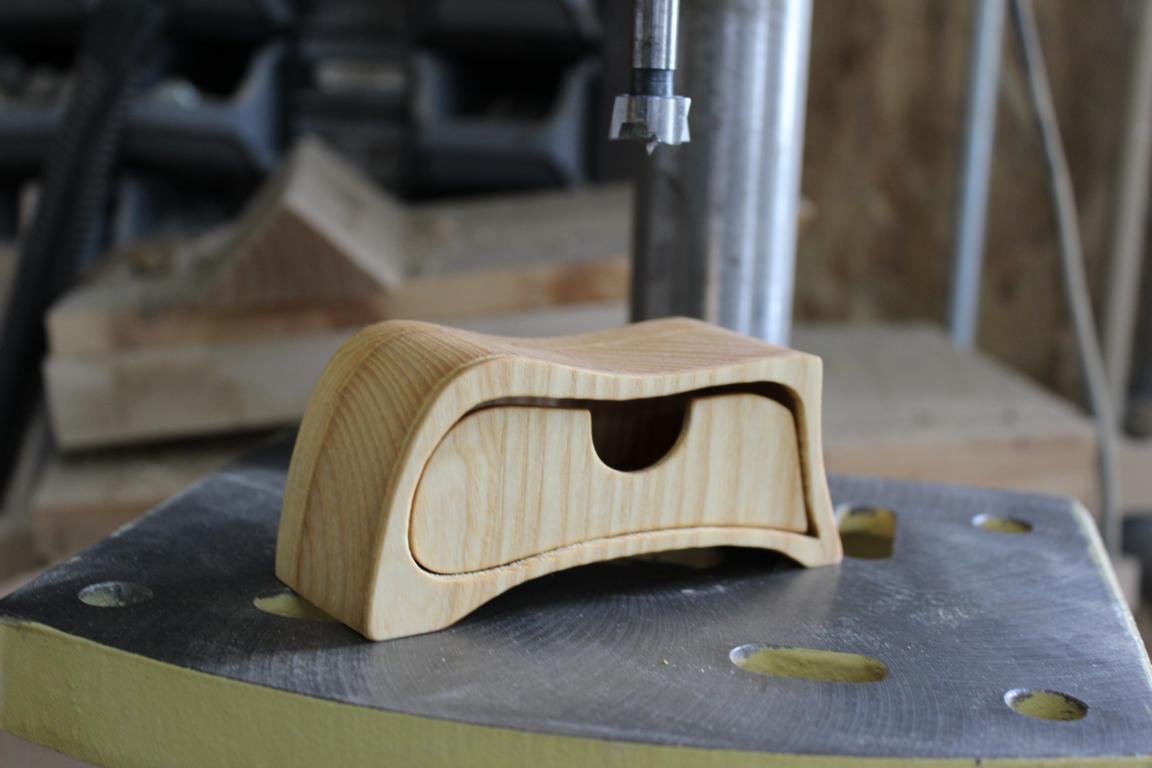 Kästchen aus Esche mit Geheimfach – Holzdesign Zaus
