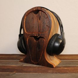 Kopfhörerständer aus Esche/Multiplex und recyceltem alten Holz