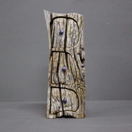Kästchen aus Eichenholz mit drei Schüben und einem Geheimfach