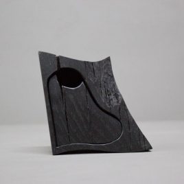Kästchen aus Mooreichenholz mit einem Schub und Geheimfach