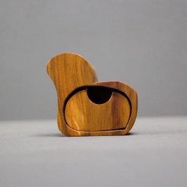 Kästchen aus Pflaumenholz mit einem Schub