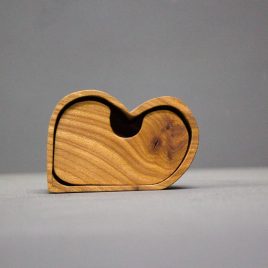 Kästchen aus Ulmenholz mit einem Schub