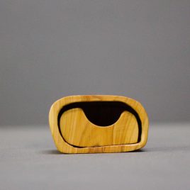 Kästchen aus Eibenholz mit einem Schub