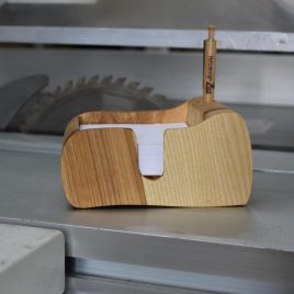 Zettelbox aus Esche ohne Stift