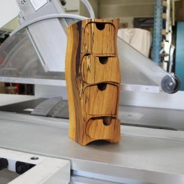 Kästchen aus gestockter Buche mit Geheimfach