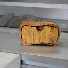 Kästchen aus gestockter Buche